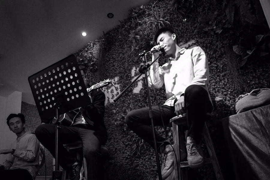 Bar Gig, Low Light